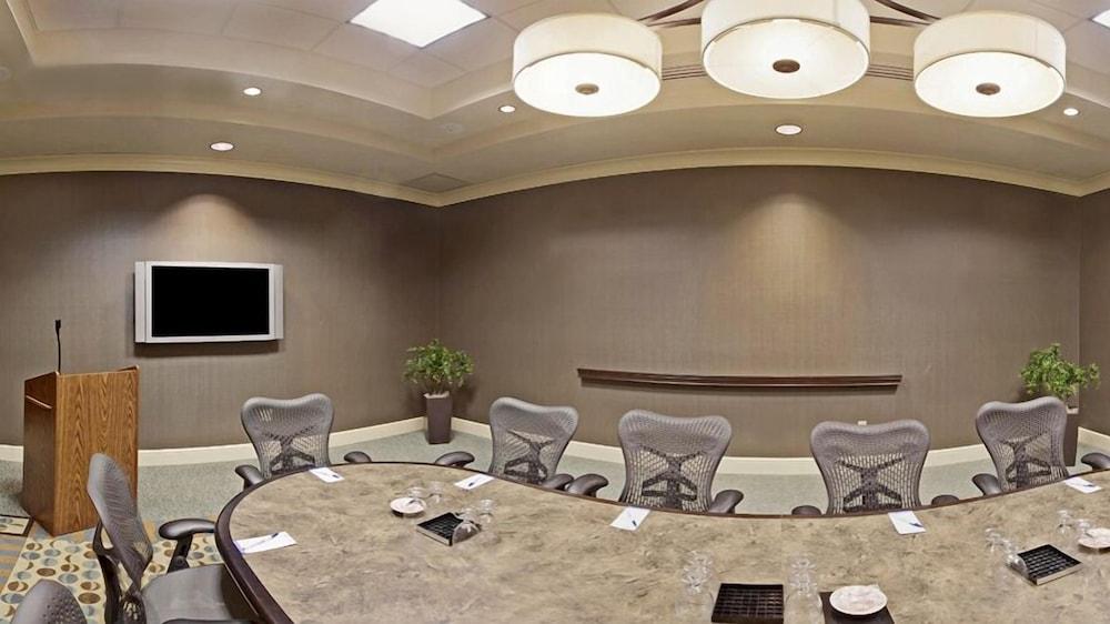 Hilton Garden Inn Omaha East/Каунсил-Блафс Экстерьер фото